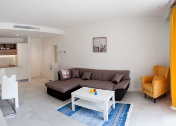 2-к квартира, 44 м2, 2/4 эт.