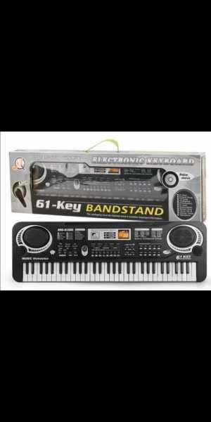 Синтезатор 61 клавиша