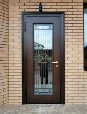 Установка входных дверей