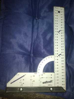 Угольник разметочный