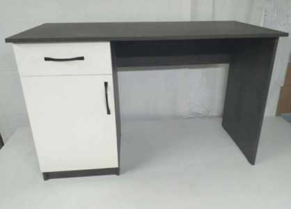 Столы письменные