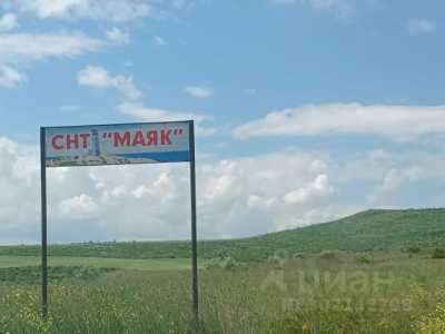 Жить у моря реально)