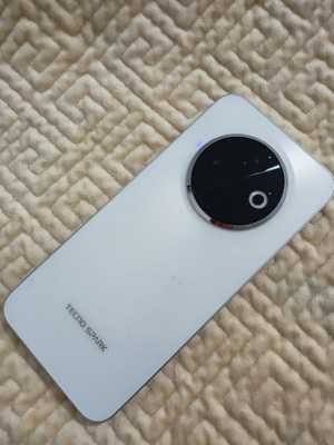 Продаю телефон текно спарк30с