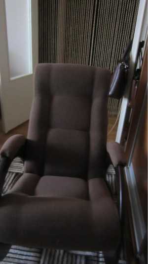 Продам кресло качалку