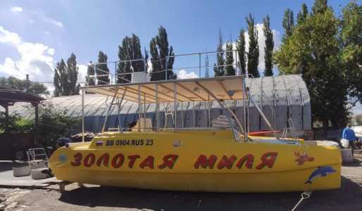 Катамаран кайман-800 со вторым этажом, до 40 человек на борт.