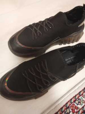 Отличные кроссовки