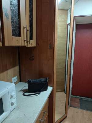 Сдается комната в общежитие на длительный срок.