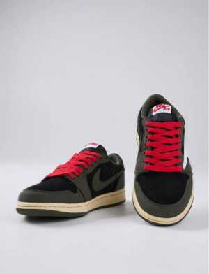 Кроссовки Nike