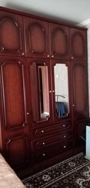 Продам спальный гарнитур.