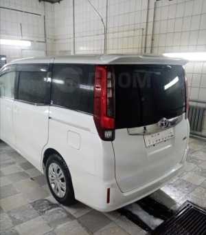 Toyota Noah, 2015