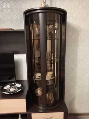 Продаю стенку в зал