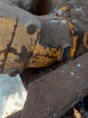 ����� �������� Komatsu/Hitachi, CAT