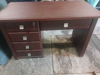 Стол письменный