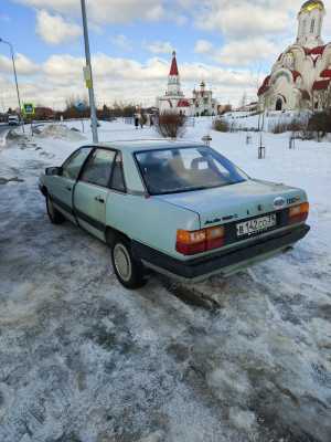 Audi 100, 1986