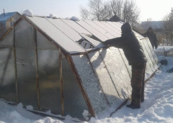 Ремонт теплиц замена поликарбоната, поврежденных дуг Тюмень