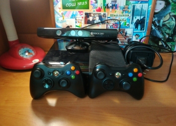 Продам Xbox 360 в хорошем состоянии 2 джойстика кинект