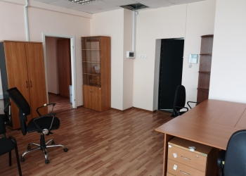 Офис 109,4 м2, разделенный на 4 кабинета