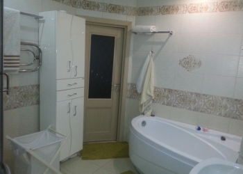 Продается или меняется на Тюмень 5-к квартира, 135 м2, 1/5 эт.