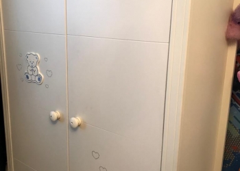 продается детский шкаф для одежды двухстворчатый