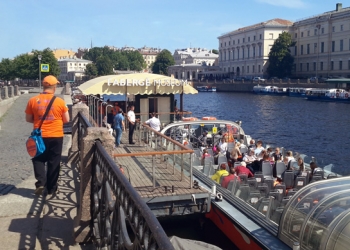 водные прогулки и экскурсии в Петербурге, по рекам и каналам