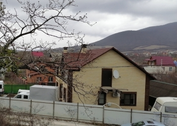 Участок на краю леса.