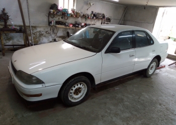 Toyota Camry, 1990