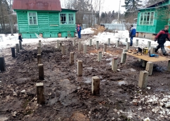 Фундамен на железобитонных сваях