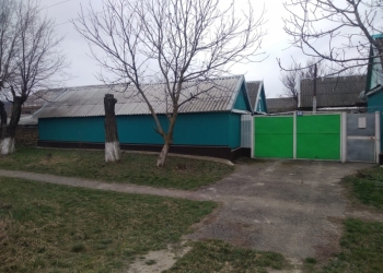 Продам в селе Северное-дом 90 м2, земельный участок 400 км.