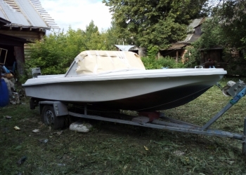 продам мото лодку НЕПТУН-2 с мотором и прицепом