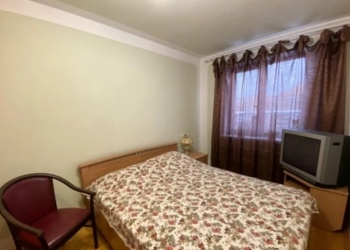 4-к квартира, 60 м2, 5/5 эт.