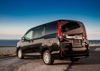 Toyota Noah, 2015 � ZWR80 � �������� ��������� � ��������� ������ ��� �����