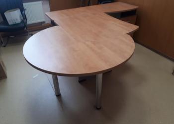 Угловой стол офисный