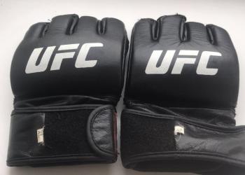 Спортивные перчатки