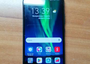 Телефон Хонор 10 i