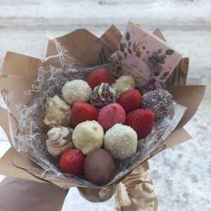 Букеты из клубники