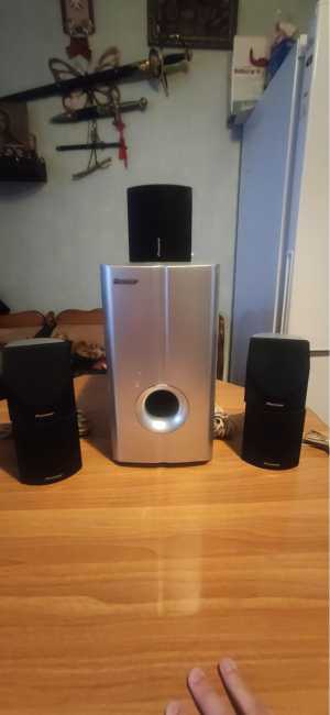 Сабвуфер и колонки пионер.