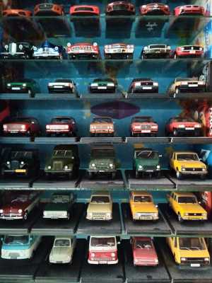 Коллекция моделей автомобилей 124