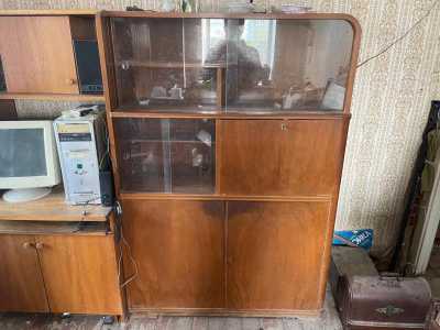 Стенка со столом