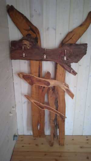 Вешалка, карагач и маклюра