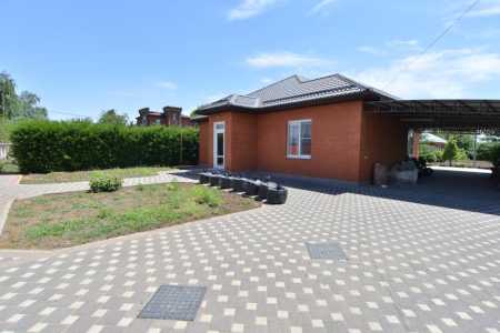 Дом 150 м2, участок 50 соток, выход к реке.