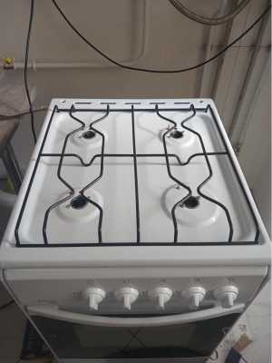 Продам газовую плиту