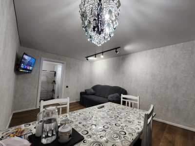 Продам 2-к квартиру на Зеленом., 52 м2, 4/9 эт.