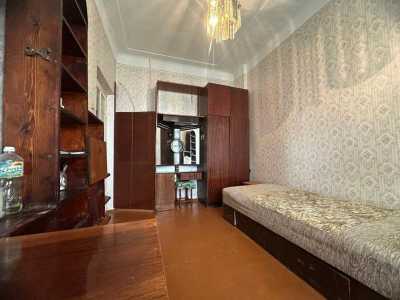 Продам Центр Бердянск 3-к квартира, 60 м2, 2/2 эт.