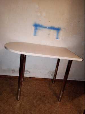 Стол кухонный