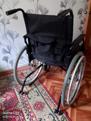 Продам инвалидную коляску