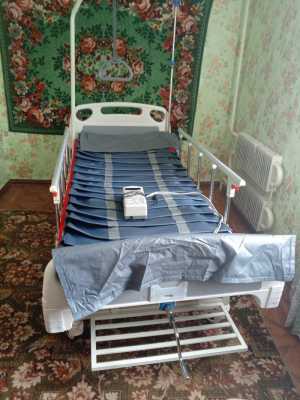 Медицинская кровать бу Мет ом-110 в комплекте с матрасом АОRТIS