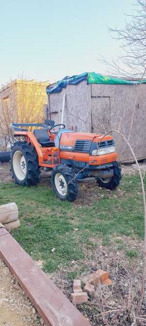 Продам мини-трактор Kubota, 2005 г. Япония