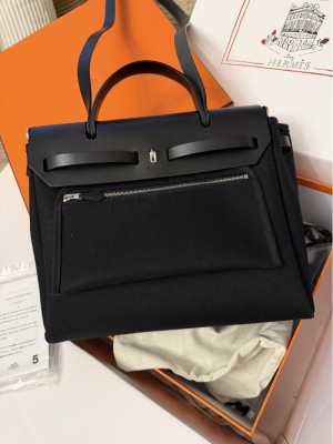 ����� Hermes Herbag 31