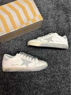 ���� Golden Goose