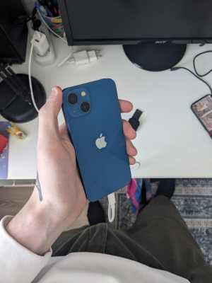 iPhone 13 128GB + Apple Watch